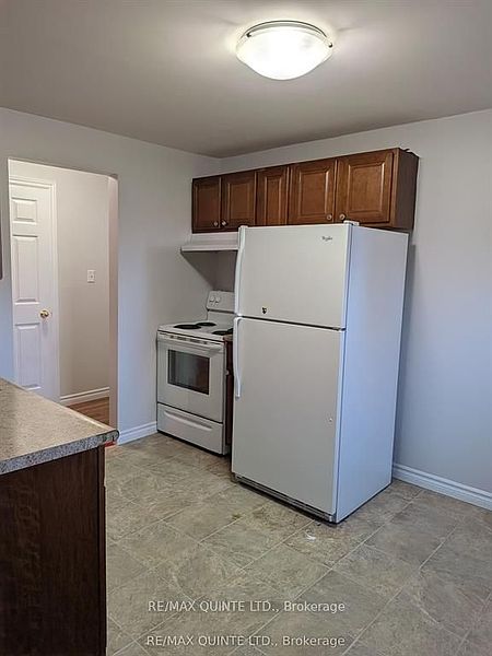 Greater Napanee Apartment for rent - 2 Bedrooms — photo 7