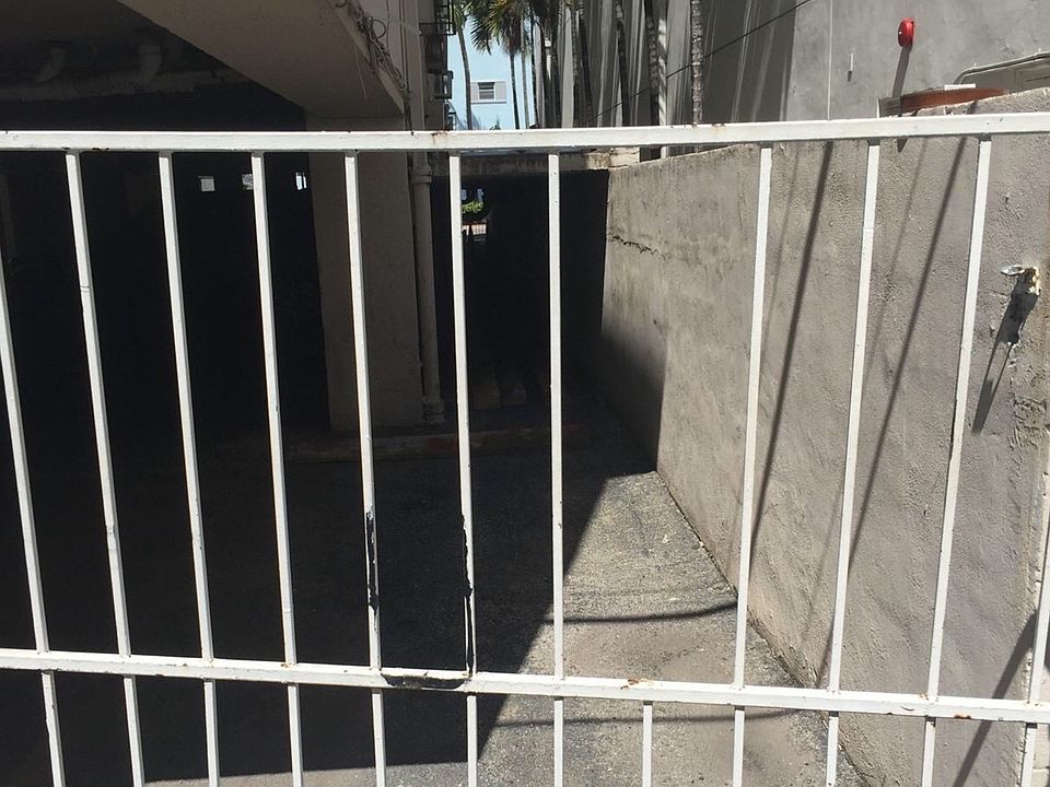 2nd image of 713 Collins Ave