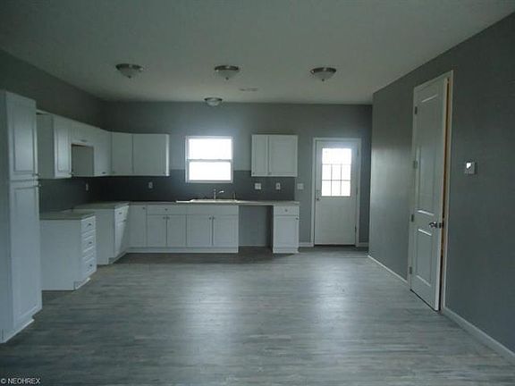 2nd image of 212 1st St