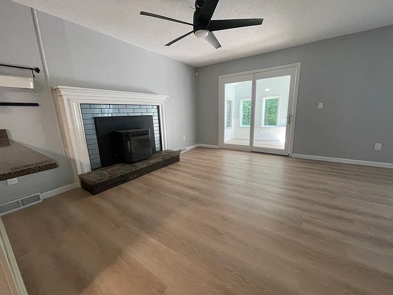 20 King James Dr — Photo 8