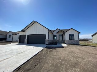 2607 S Willow Oak St, Wichita, KS 67230