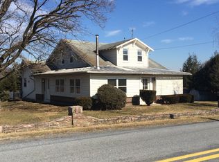 8023-8025 Allemaengel Rd, New Tripoli, PA 18066