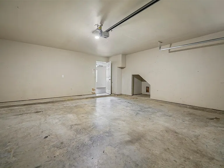18401 Sunrise Oaks Ct — Photo 23