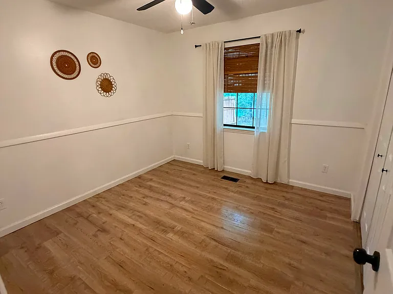 5105 Hunter Village Dr — Photo 15