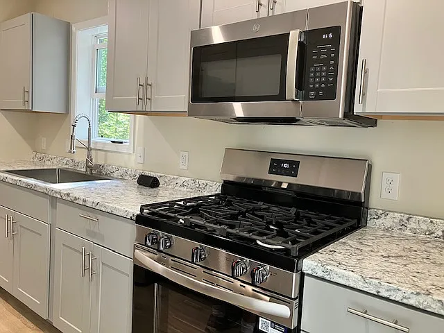 2 bed, 1056 sqft, $2,000 — Photo 1