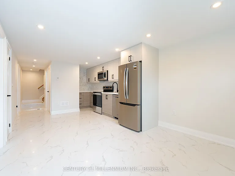 31 Mariposa Ave #C — Photo 12
