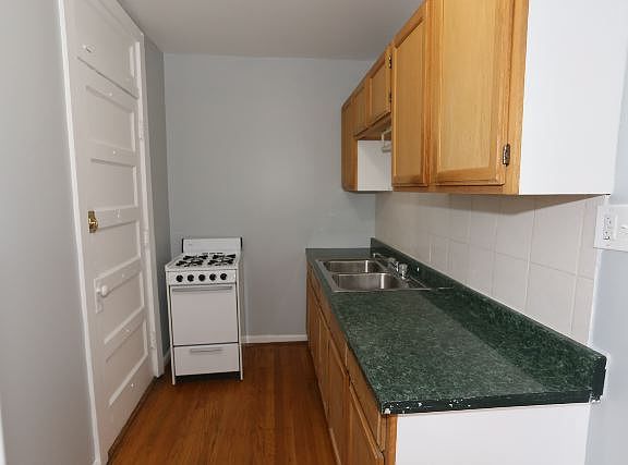 2nd image of 3257 W Wrightwood Ave APT 1A