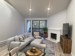 8204 242nd St SW #C, Edmonds, WA 98026