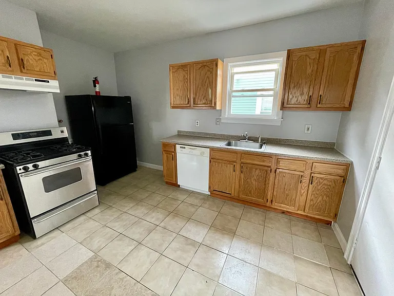 48 Pekin St #1 — Photo 4