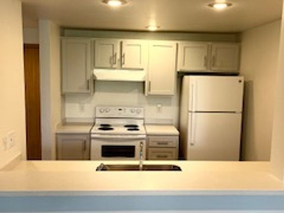 5th image of 11749 Greenwood Ave N APT 108