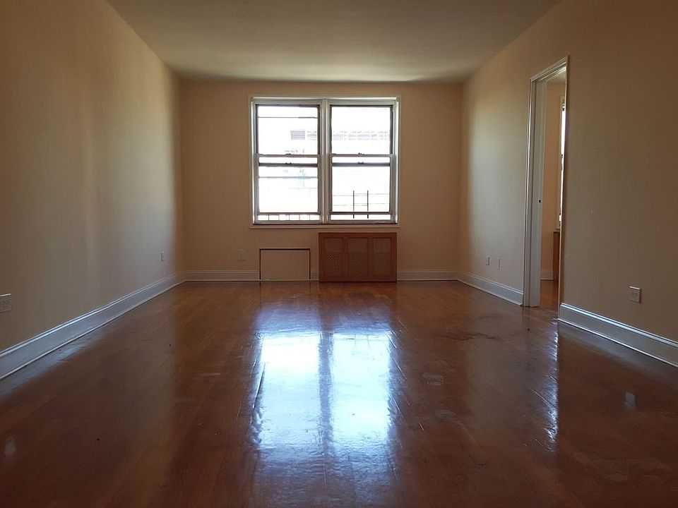 1st image of 14210 Roosevelt Ave APT 307
