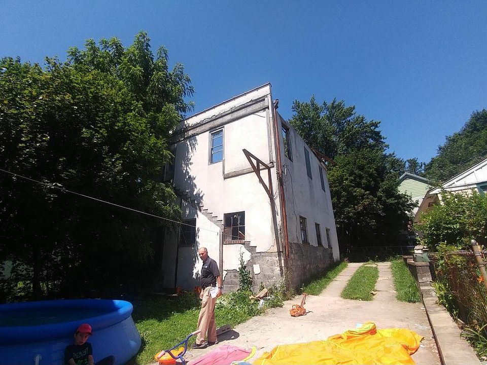 2nd image of 1518-1520 Jackson St