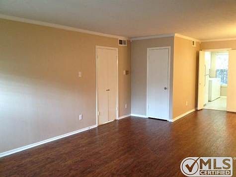 5th image of 7714 Royal Ln #210
