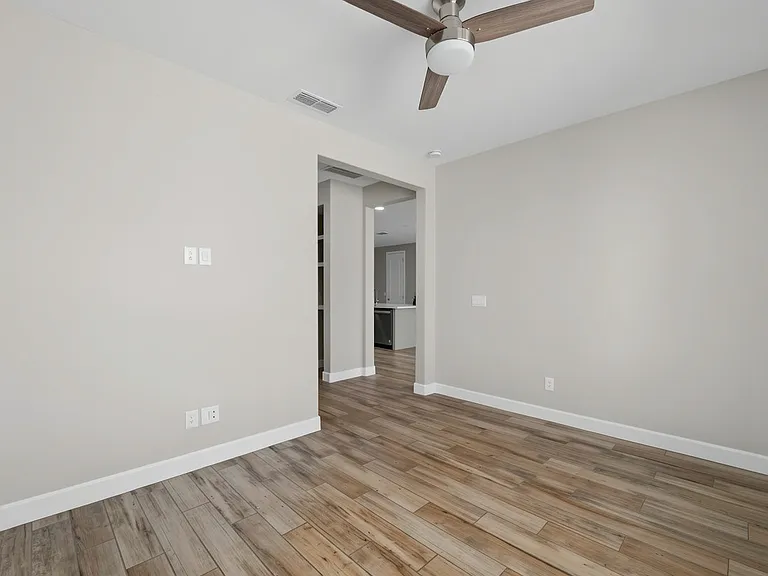5140 N 181st Dr — Photo 29