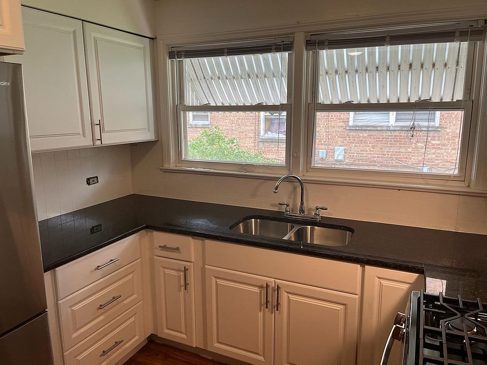 New kitchen with granite counter tops