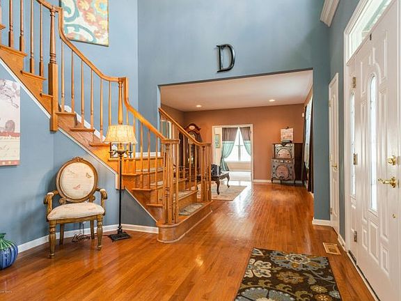 5th image of 1810 Charlton Cir