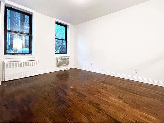 3rd image of 1628 2nd Ave #C2