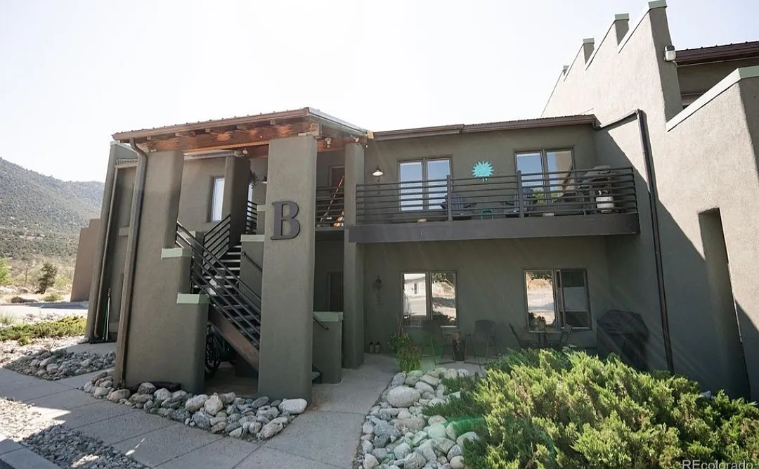 Cedar St — Photo 1