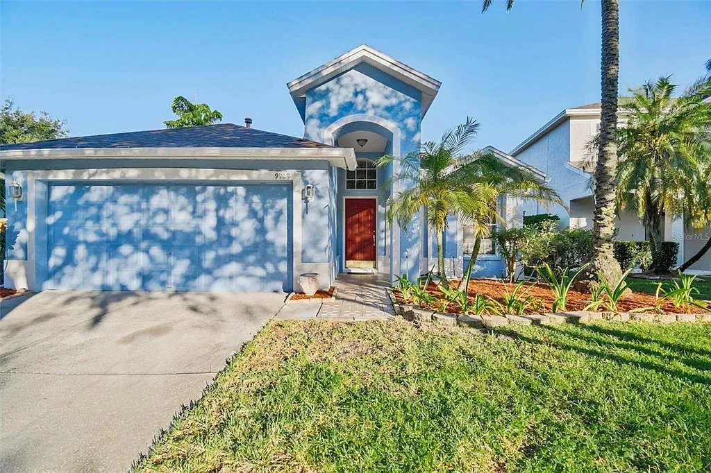 4 bed, 2.0 bath, 1773 sqft, $3,100 — Photo 2