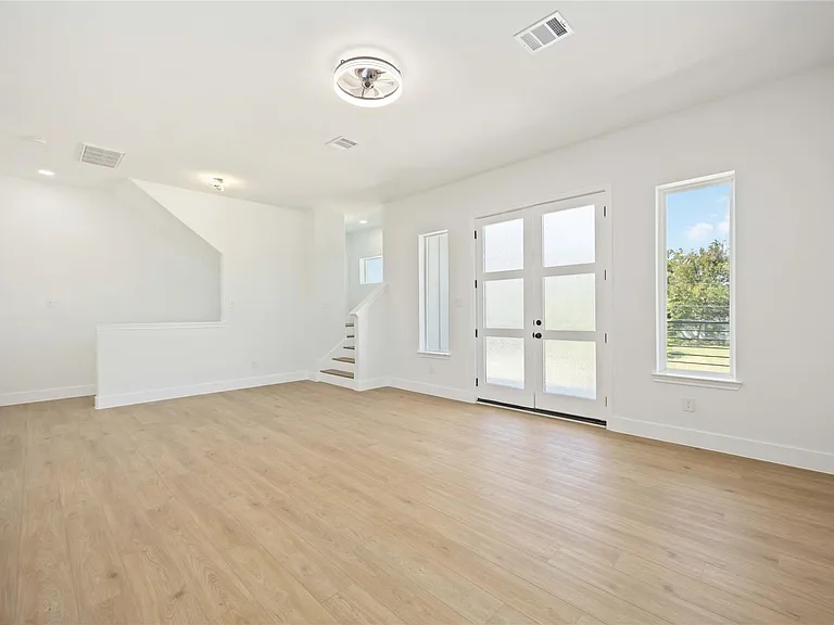 3022 Drew St — Photo 10