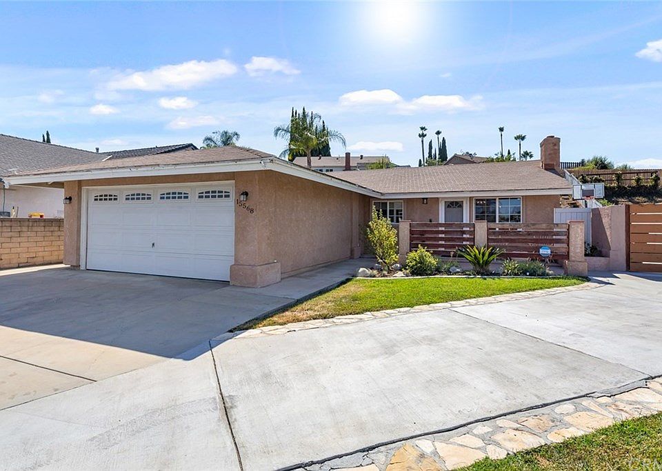 1st image of 15568 Sandalwood Ln