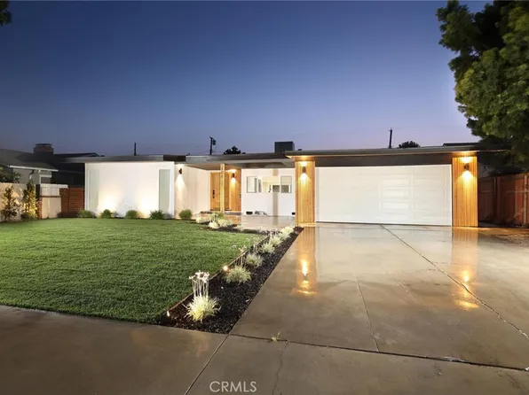 10415 Bevis Ave, Mission Hills, CA 91345