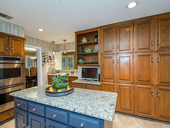 5th image of 5107 Bedford Ct