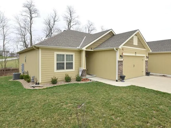 14836 Ashmont Ln, Smithville, MO 64089