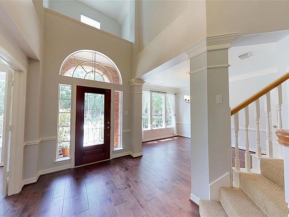 3rd image of 6214 Gladehill Dr
