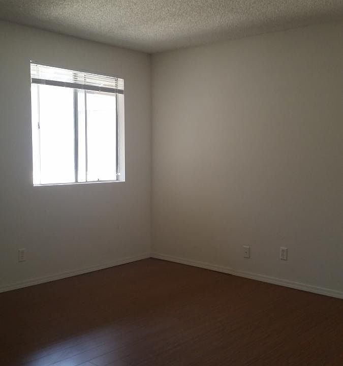 2nd image of 1556 Stevens Ave APT P