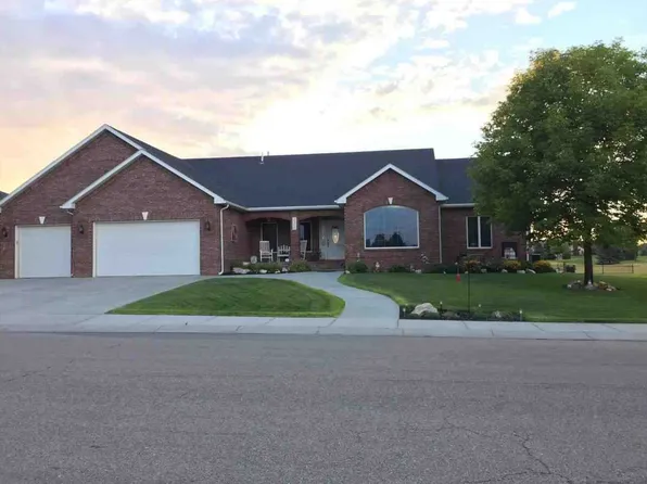 2200 Sentinel Cir, Gering, NE 69341