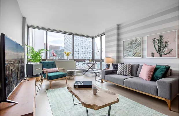 Rented by Compass | media 55