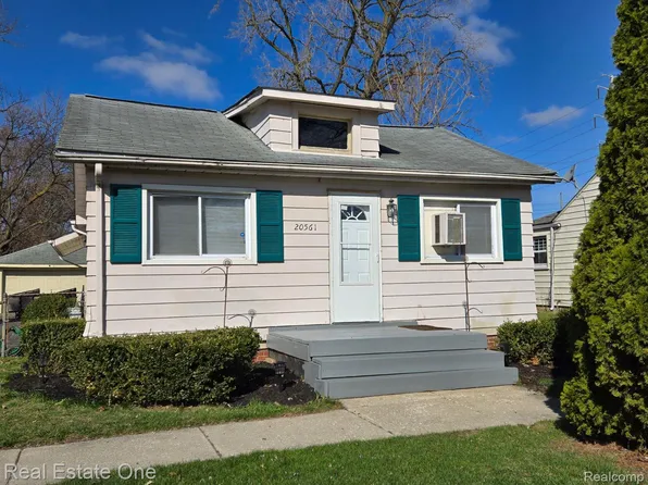 20561 Macarthur St, Redford, MI 48240