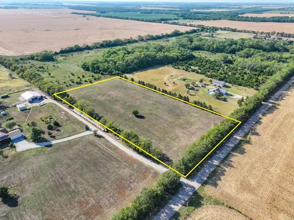 143 S Eastridge St, Valley Center, KS 67147