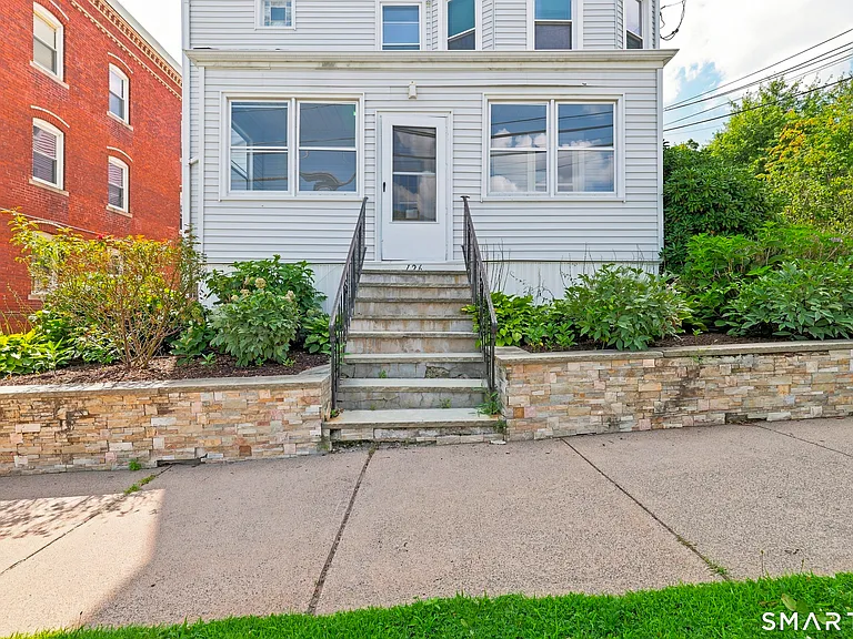126 Booth St #2 — Photo 2
