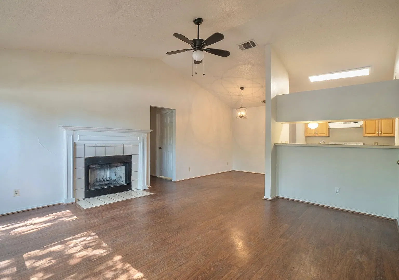 305 Regatta Ct — Photo 3