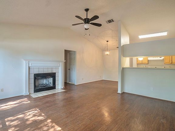 3rd image of 305 Regatta Ct #A
