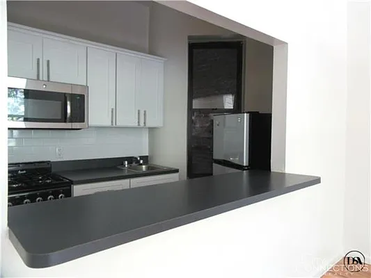 Rented by City Connections Realty | media 19