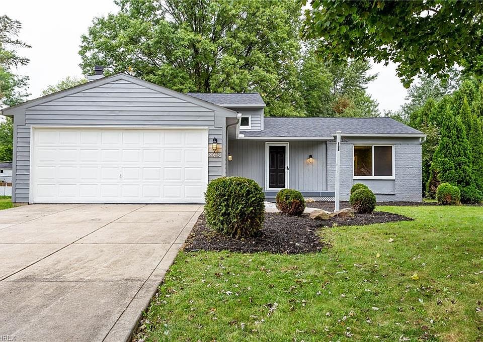 1st image of 26934 Oxford Park Ln