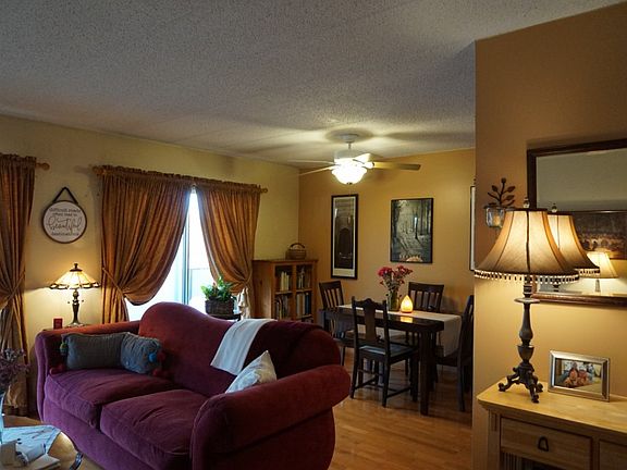 5th image of 150 E Grand Ave APT 201