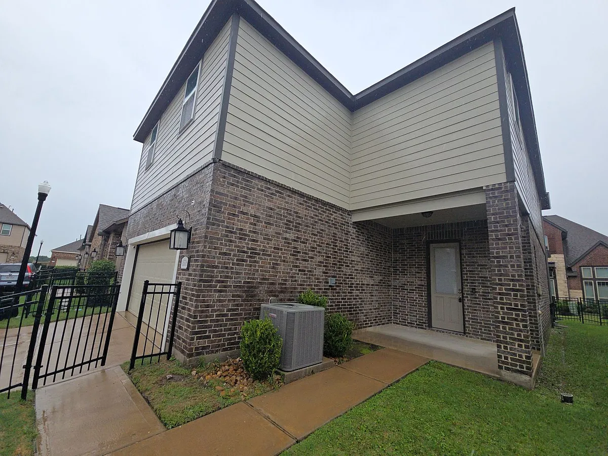 Building Photo - 18306 Median Hills Ct