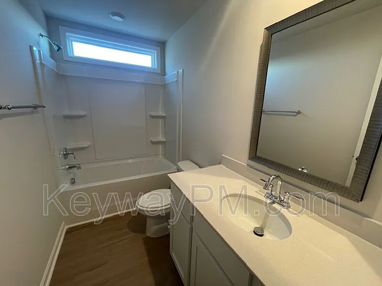 651 Manitou Cir — Photo 15