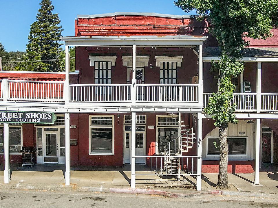 1st image of 525 Main St