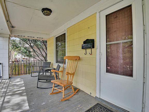 5th image of 608 W 39th Ter