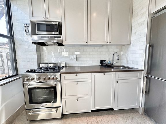 4th image of 30 W 90th St APT 5D