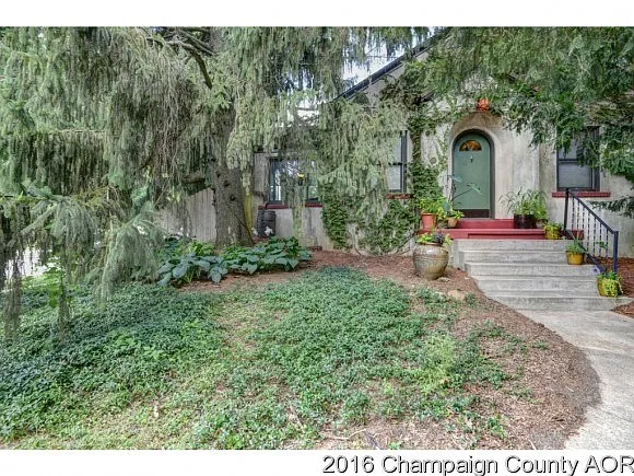 609 S New St photo 1