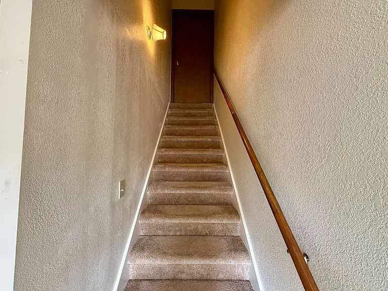 719 Darby St — Photo 10
