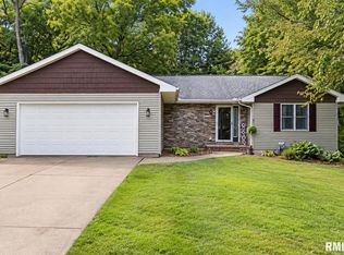 23 Brandy Ln, Mackinaw, IL 61755