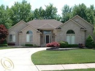 15002 Hillcrest Ln, Shelby Township, MI 48315