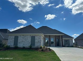 464 Aurora Cir, Canton, MS 39046